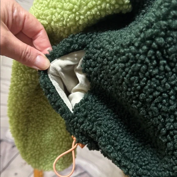 Wild Fable oversized cropped Colorblock Sherpa Jacket with Zipper & pockets - Picture 8 of 9